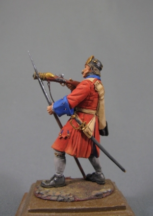 CHM-54103(M). Бомбардир артиллерийских полков, Россия 1720-е годы. 54 мм. Материал – белый металл Chronos Miniatures