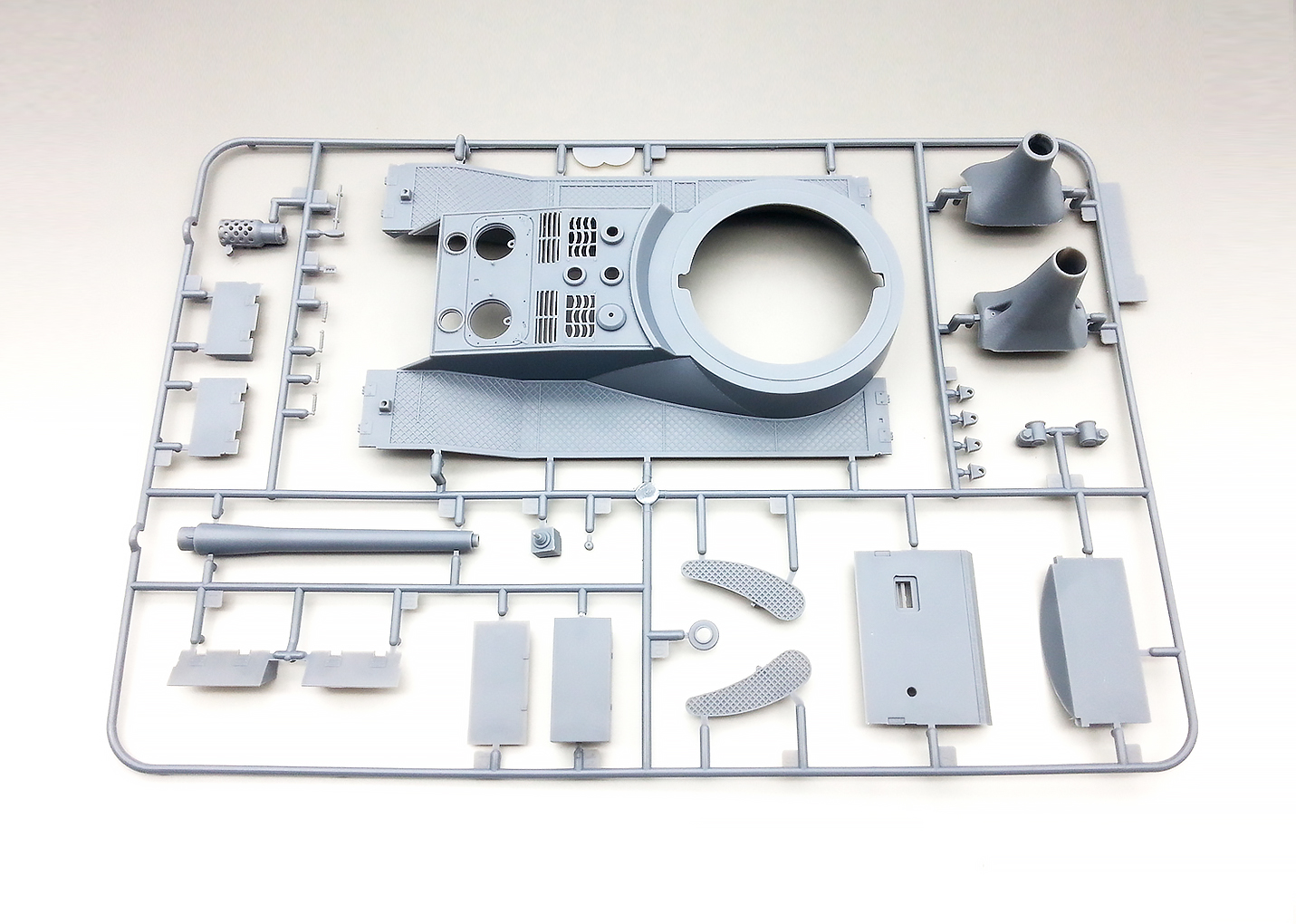 AH35A007 Экспериментальный сверхтяжелый немецкий танк  Panzerkampfwagen VK72.01(K) Amusing Hobby
