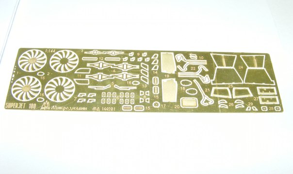 144201 Суперджет-100 от Звезды (1:144)