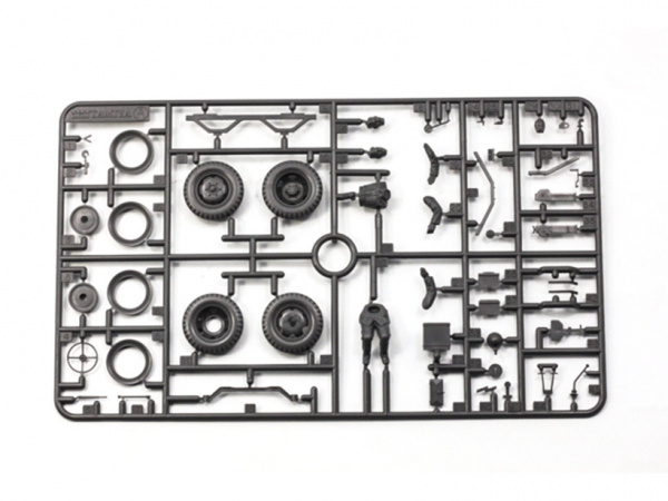35291 Немецкий 3-х тонный грузовик (Opel Blitz), 2 фигуры, (4 варианта декалей), бочки и канистры Tamiya