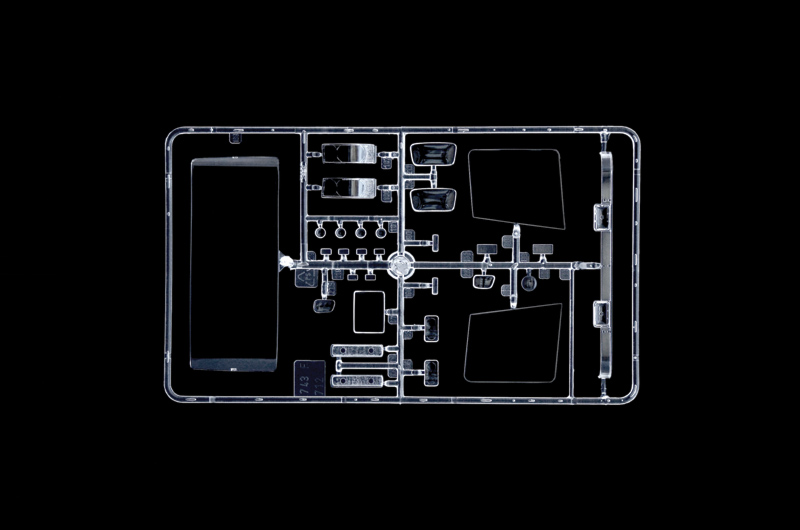 3897ИТ ГРУЗОВИК SCANIA R730 V8 BLACK AMBER Italeri