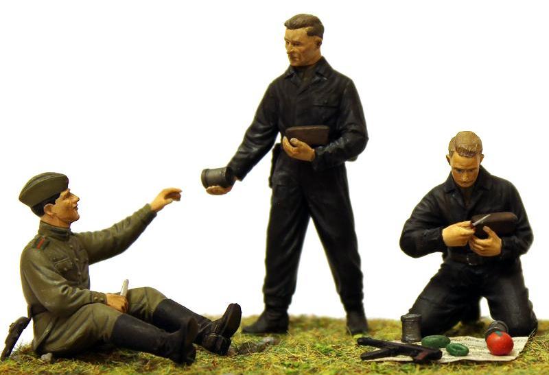 35351 Фигуры Советский танковый экипаж (1943-1945) ICM