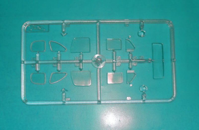 35477 Штабная машина Капитан седан с советским штабным персоналом ICM