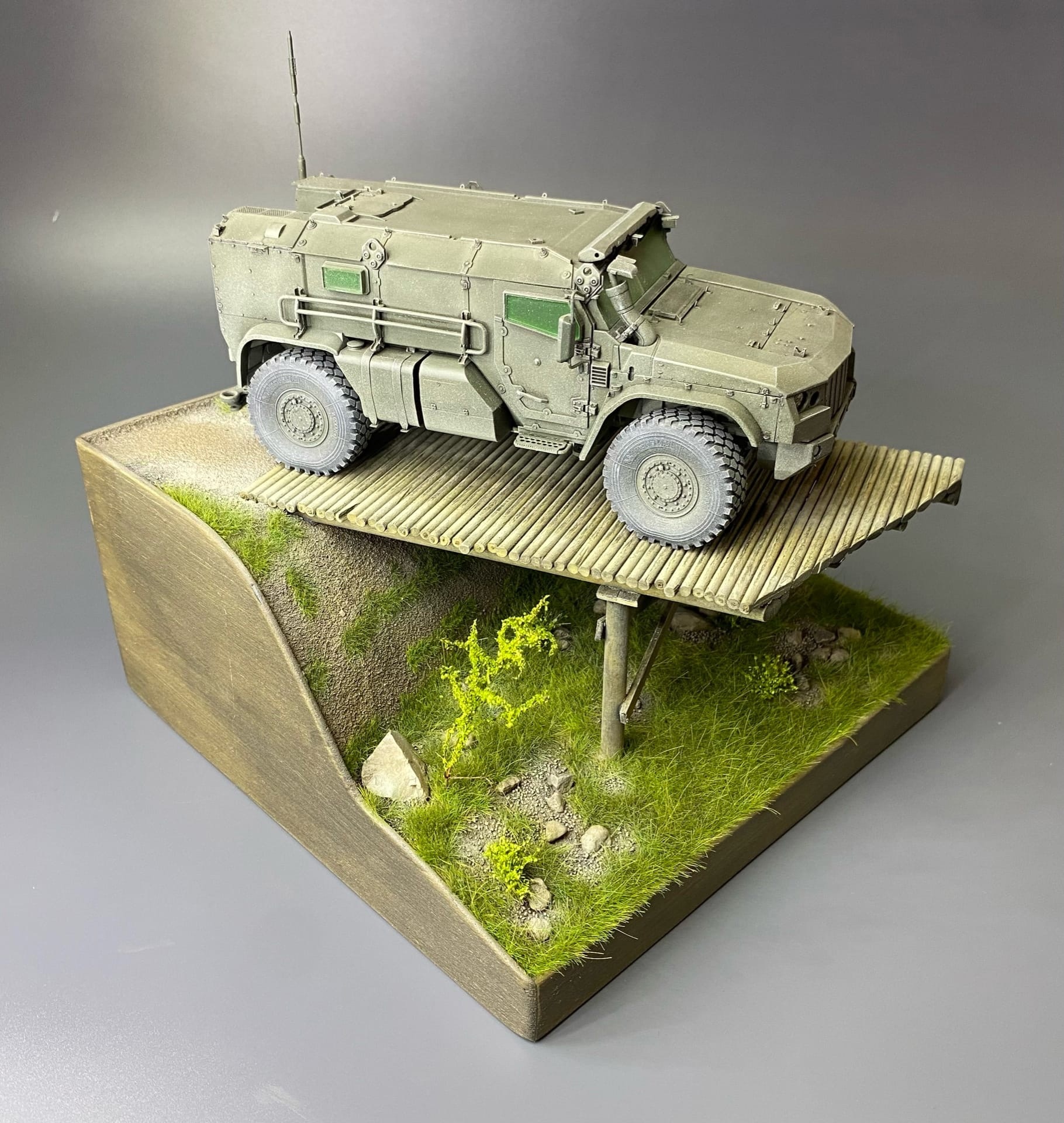 HM01027 «Бревенчатый мост». Размер 20*20см