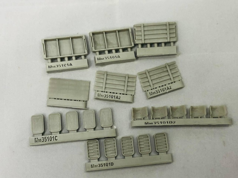MM35120 Ящик 23\30мм откр + 15 цинков + 3 декаль