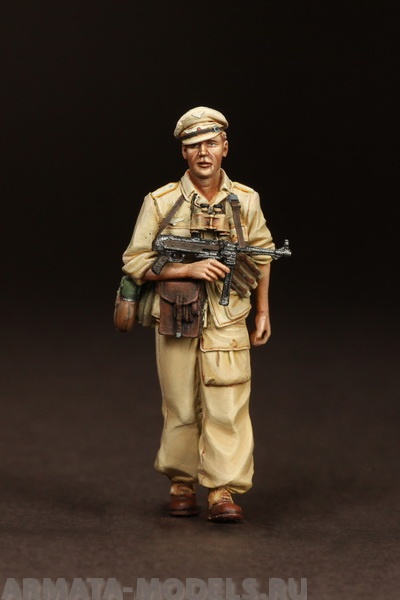 35129SOGA Officer  Fallschirmjager- Brigade Ramcke. El Alamein, August 1942. SOGA Miniatures