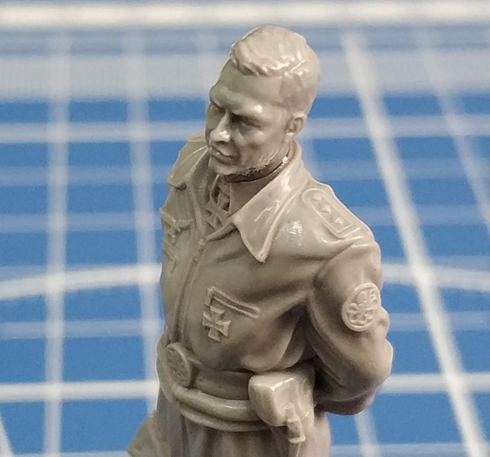 AM3557 Фигура Швайгера с сменной головой красного черепа Arma Models