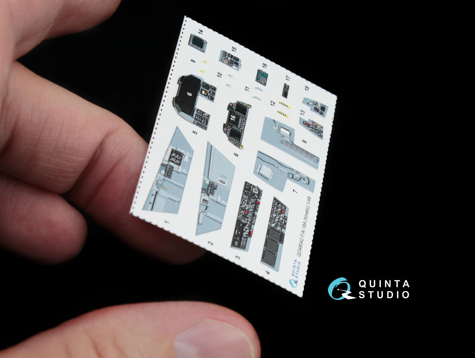 QD48042 1:48 3D Декаль интерьера кабины  F/A-18A (для модели Kinetic)