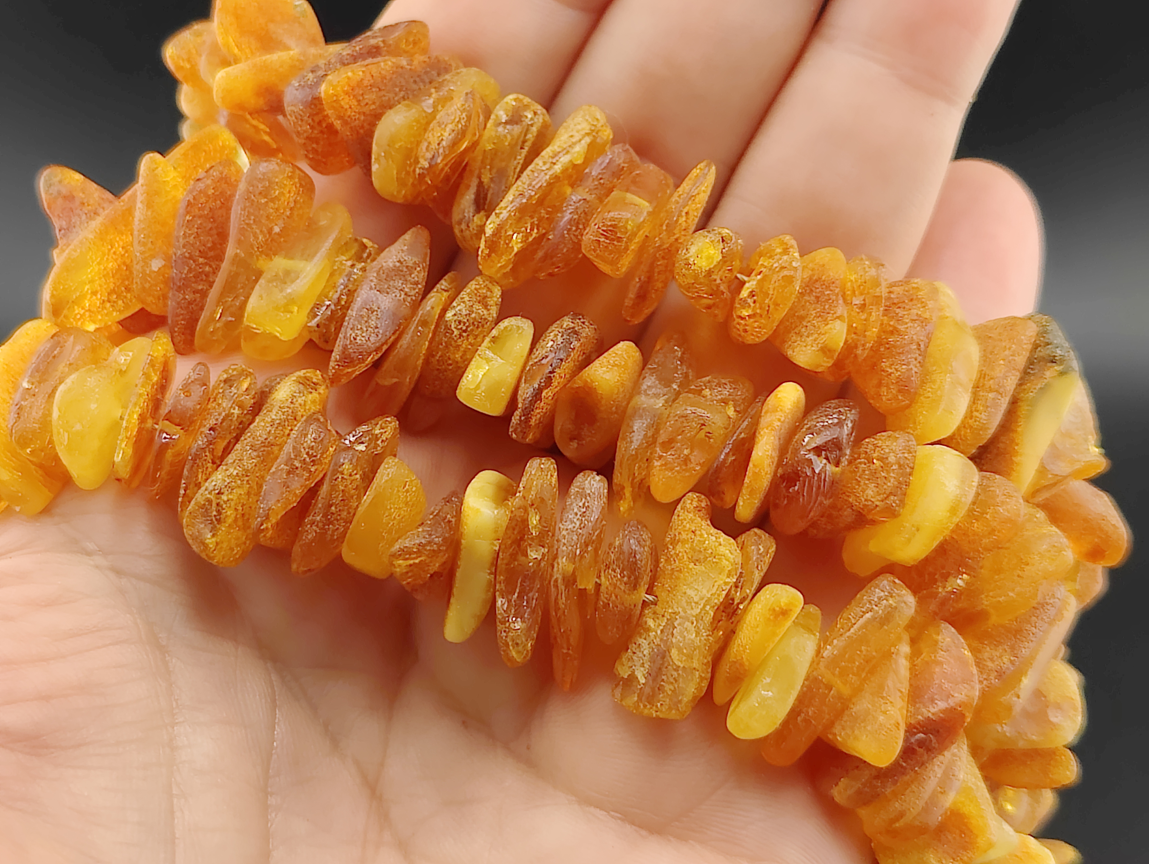 AAM0045 Бусы из необработанного янтаря 