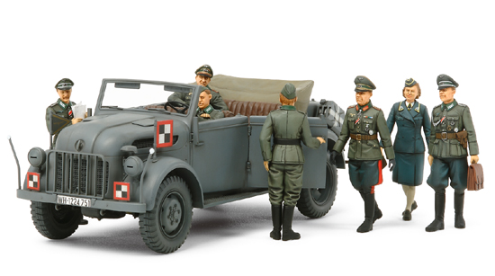 25149 Штабная машина  Steyr Type 1500A Kommanderwagen  с 7 фигурами, можно собирать с открытыми дверями Tamiya