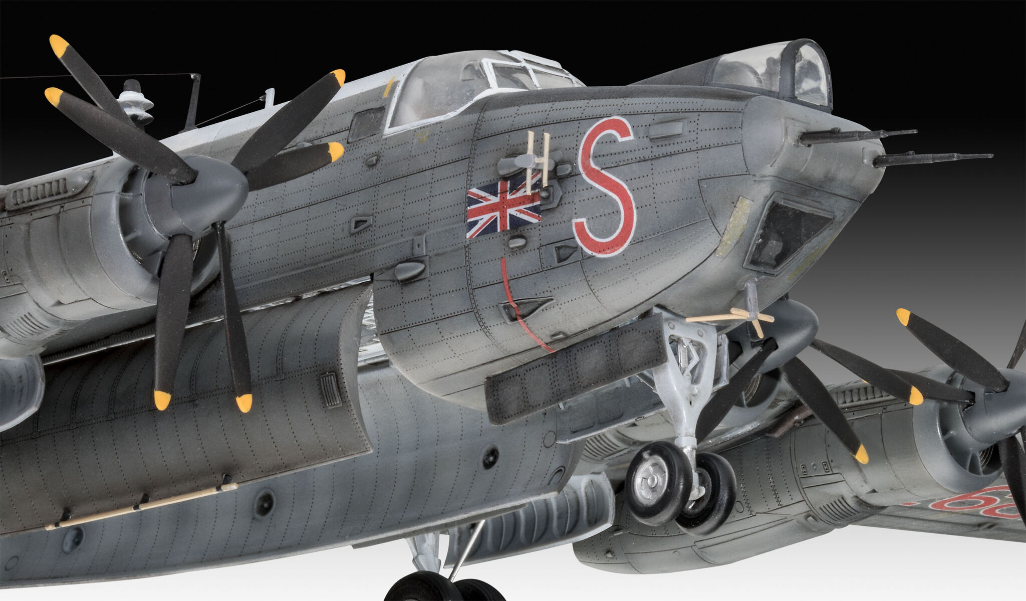 03873RE Многоцелевой противолодочный самолет Avro Shackleton Mk.3 Revell