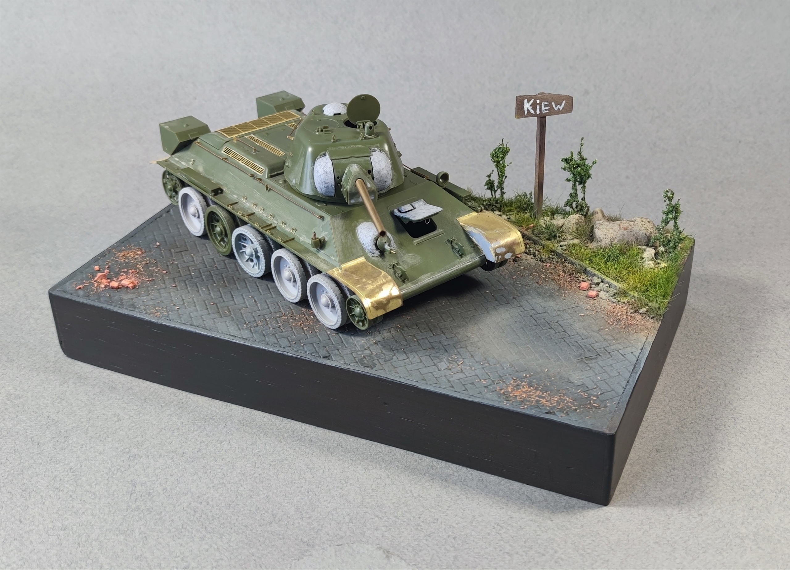 НЕ-35064 Подставка "Уже в городе"