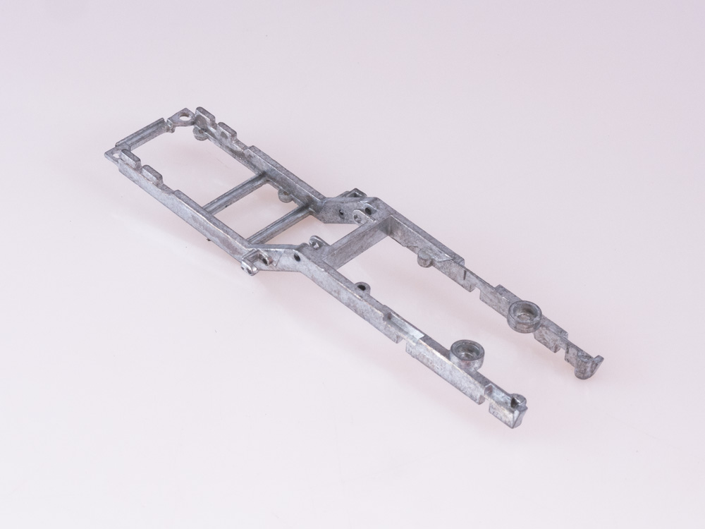 7059AVD Сборная модель МАЗ-200В с полуприцепом МАЗ-5232В AVD Models