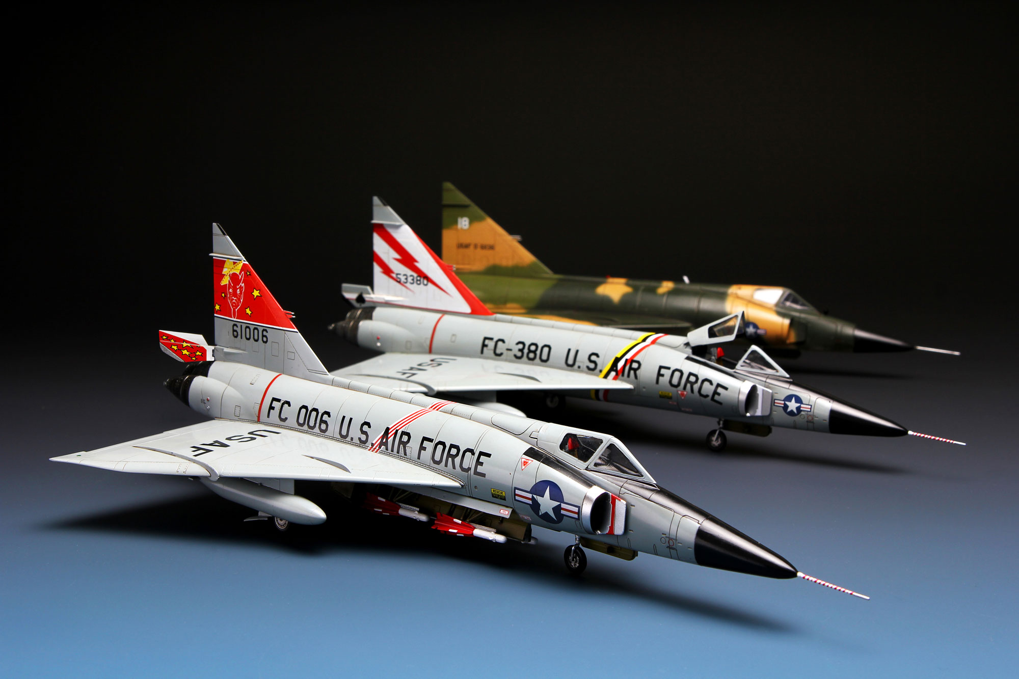 DS-003 F-102A (Case X) Meng