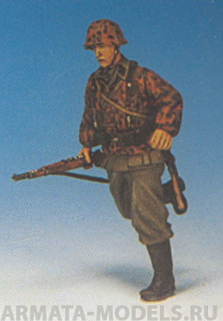 FRIUL-WWII-09 Бегущий эсэсовец 1943-1944 гг. Friulmodel