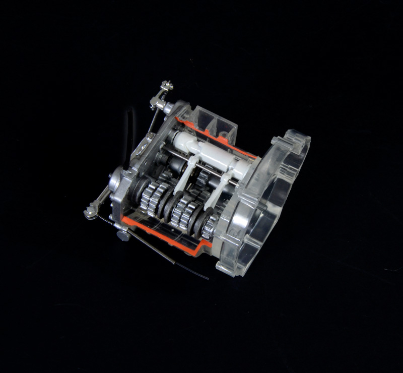 4513ИТ Мотоцикл Moto Guzzi V850 Califor Italeri