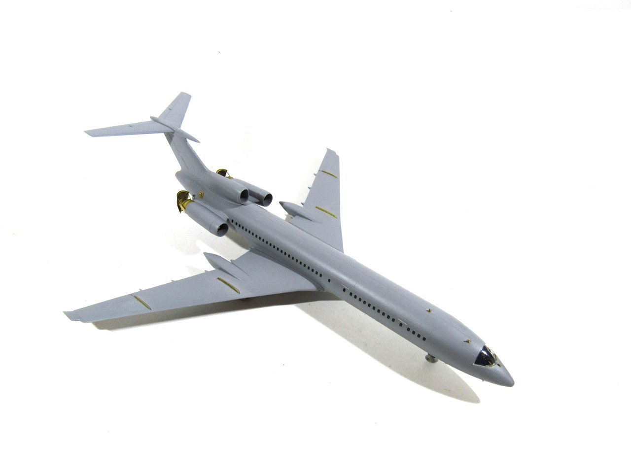 144203 Ту-154 от Звезды (1:144)