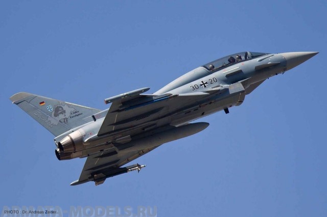 02051 Самолет  EUROFIGHTER TYPHOON two seater Hasegawa