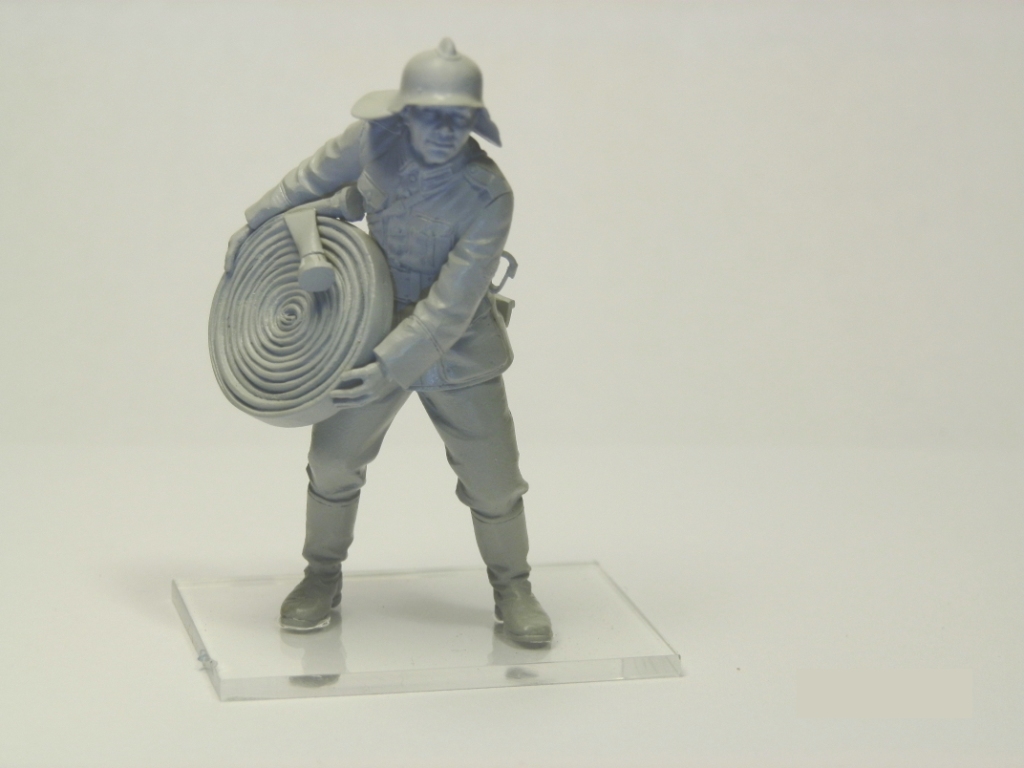 Набор фигурок 35632 Фигуры Германские пожарные 2МВ (4 фигуры) ICM