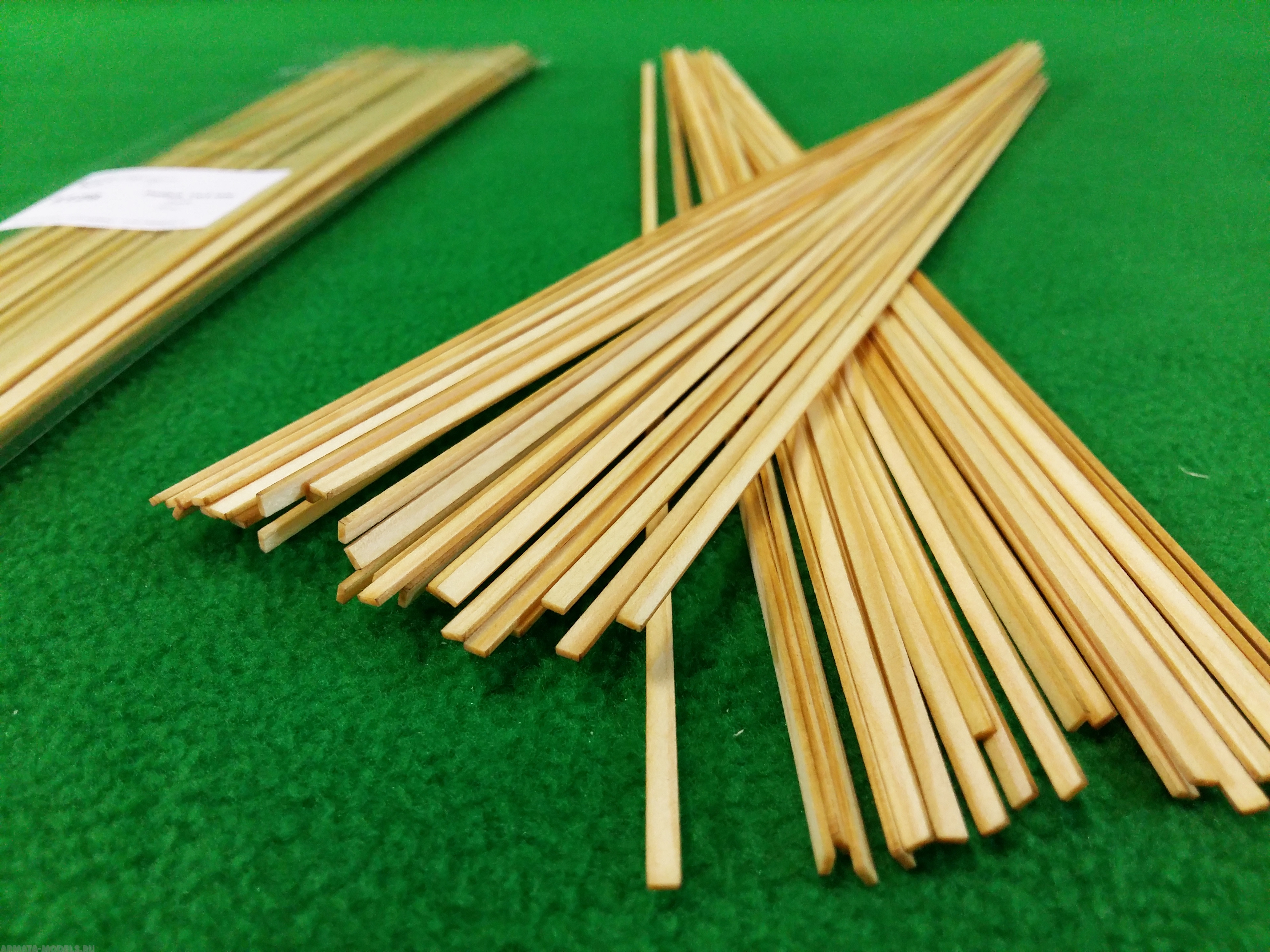 5128 рейки 1х3 мм - длина 300 мм - сосна - 50 шт