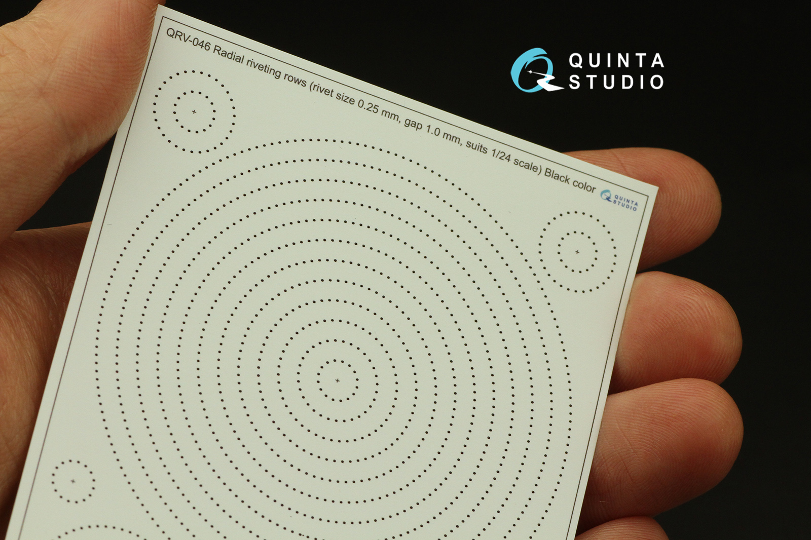 QRV-046 Радиальные клепочные ряды (размер клепки 0.25 mm, интервал 1.0 mm, масштаб), черные