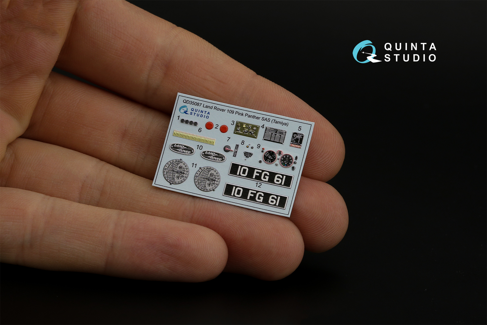 QD35087 3D Декаль интерьера кабины Land Rover 109 Pink Panther SAS (Tamiya)