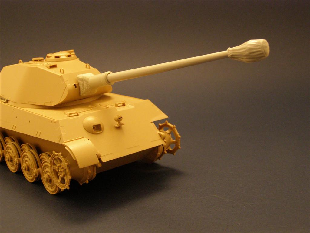 RE35-051 Ствол с брезентовым чехлом KwK43/L71 Barrel with Canvas Cover for King Tiger (Porsche Turret)