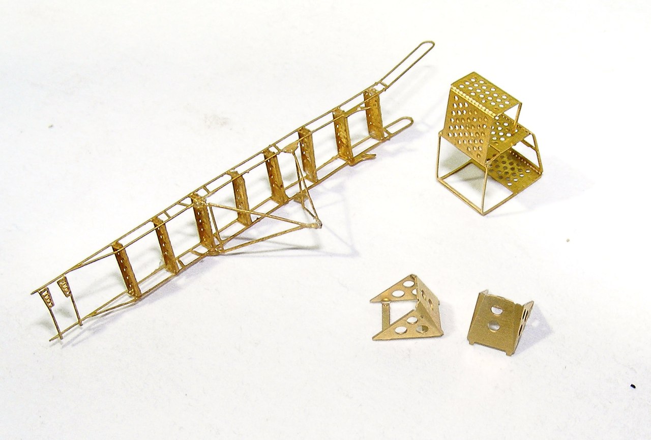 072214 Лестница и упорные колодки Су-27 (1:72)