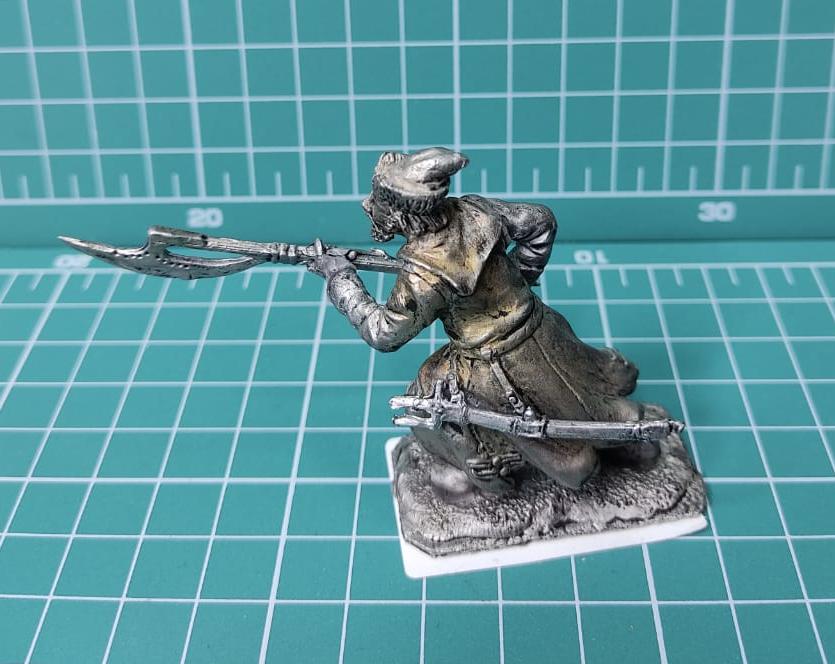 4166ТБ ВИМ, пеший стрелец, идущий с бердышом на перевес, 54 мм Три Богатыря