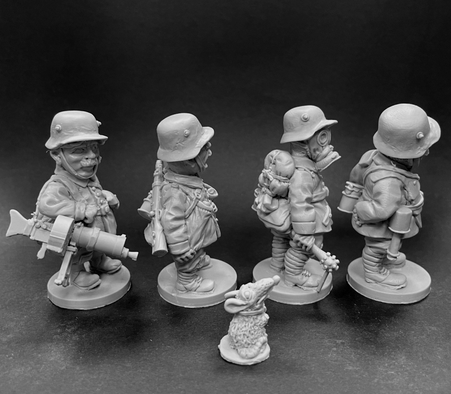 CHM-50.02. Шаржевая миниатюра. WW1: Германская Армия, набор №1 (штурмовики). В комплекте 4 фигуры. 50 мм. Материал - смола. Chronos Miniatures