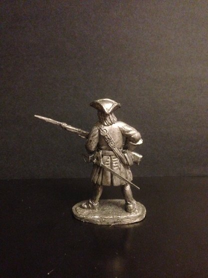 4200ТБ ВИМ, пехота русской армии Петра 1, пеший фузилер стоящий с ружьем на перевес готовящийся отбить  атаку, 54 мм Три Богатыря