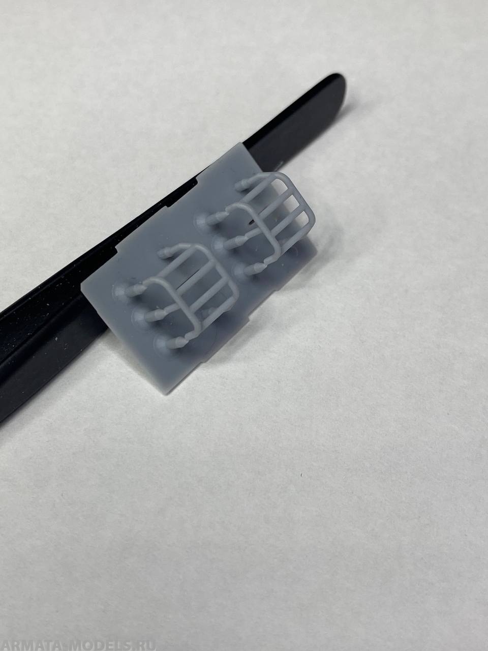 MM35305 ограждение фар Армата