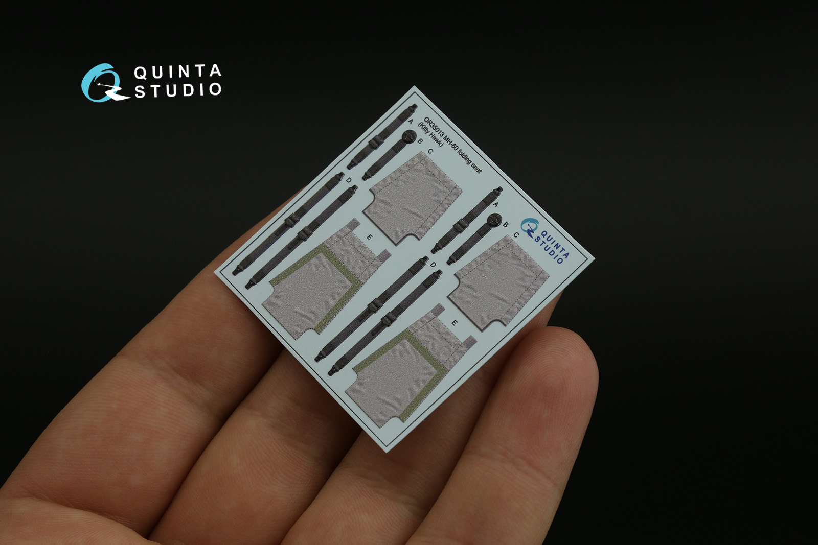 QR35013 Кресло складывающееся для семейства H-60 (KittyHawk), 2 шт.