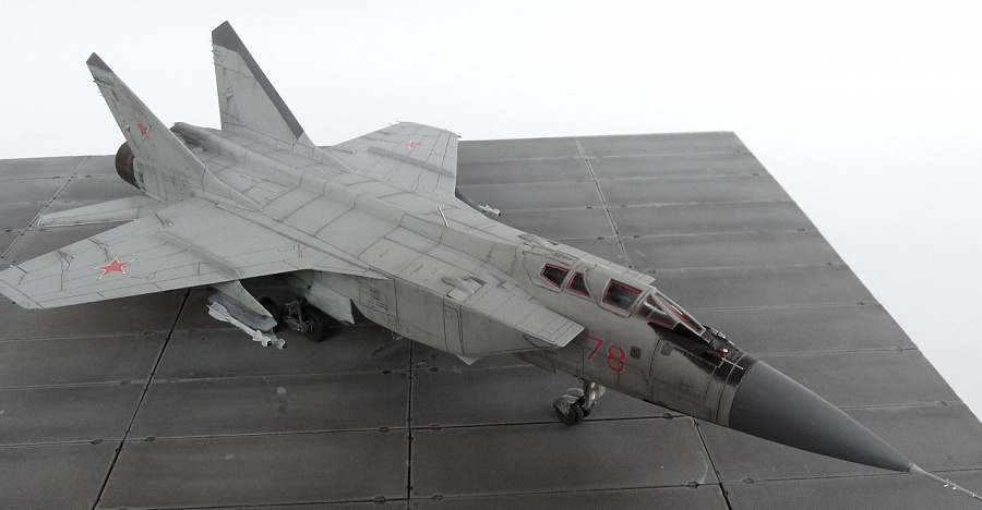 7244 Самолет МиГ-31Б Звезда