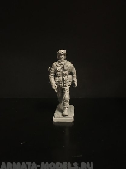 5053ТБ Боец придерживающий  автомат рукой Три Богатыря