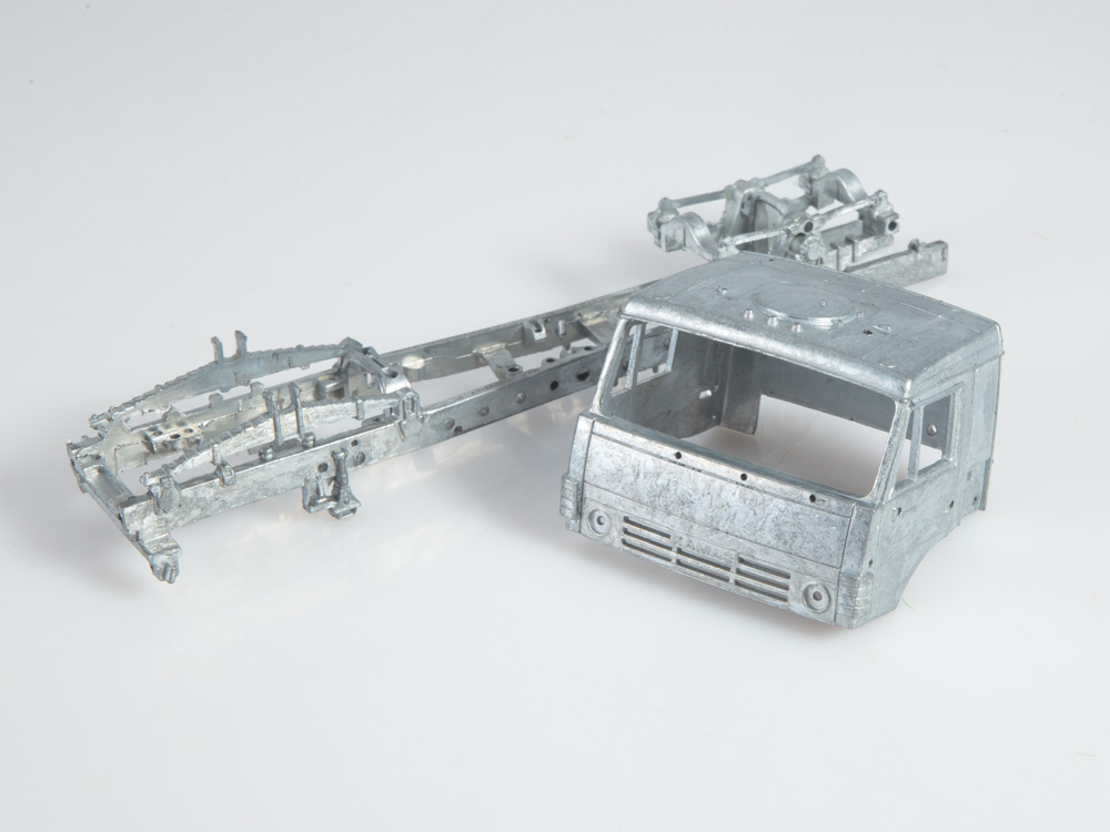 1456AVD Сборная модель КАМАЗ-65225 седельный тягач AVD Models