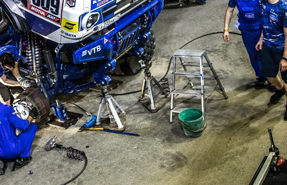 AM35632 Стремянка 1 шт.