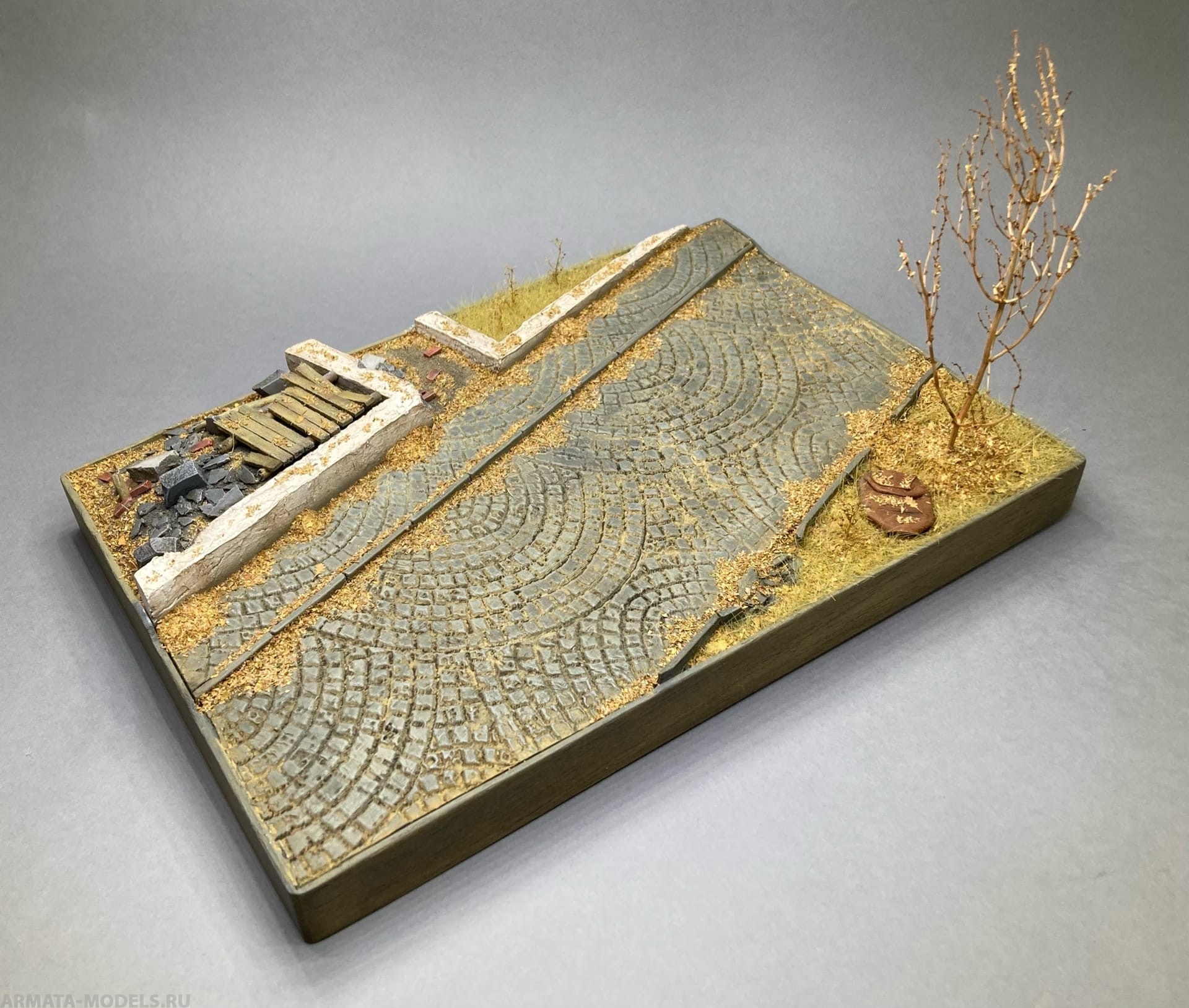 AM35593 Подставка авторская ручной работы «Осенний город»