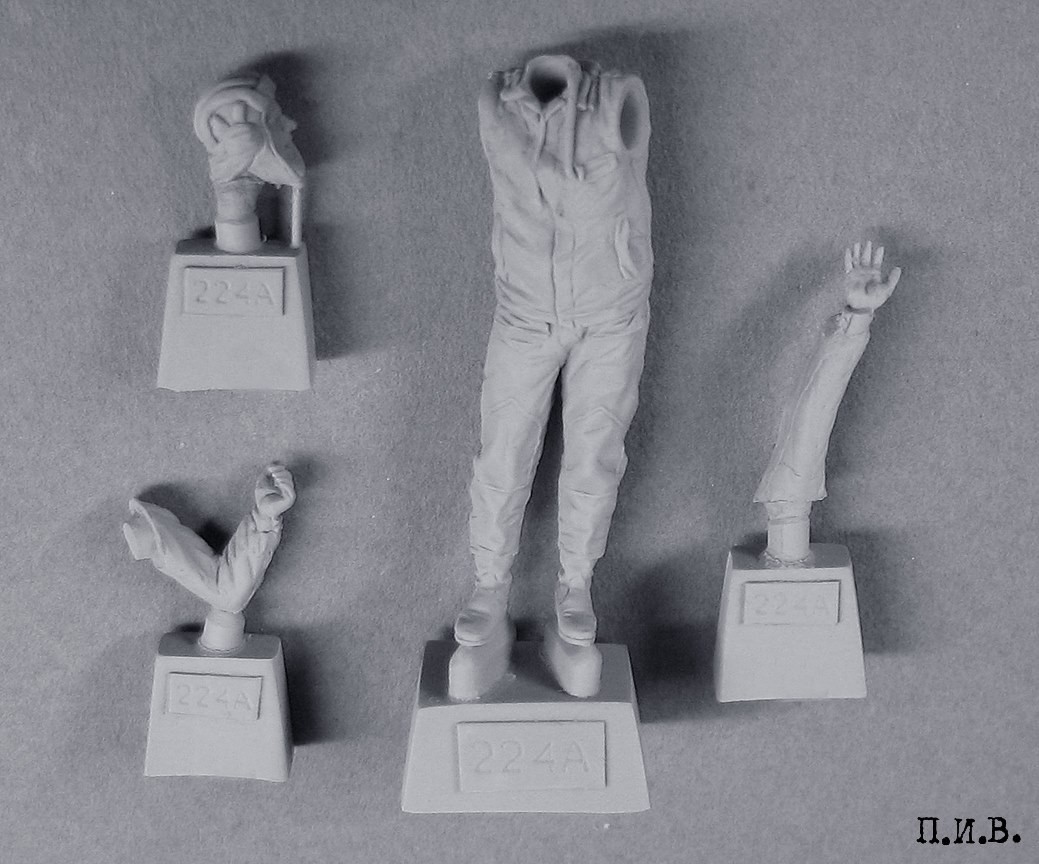 T35224 Серия железный занавес. Советские танкисты (2) Tank