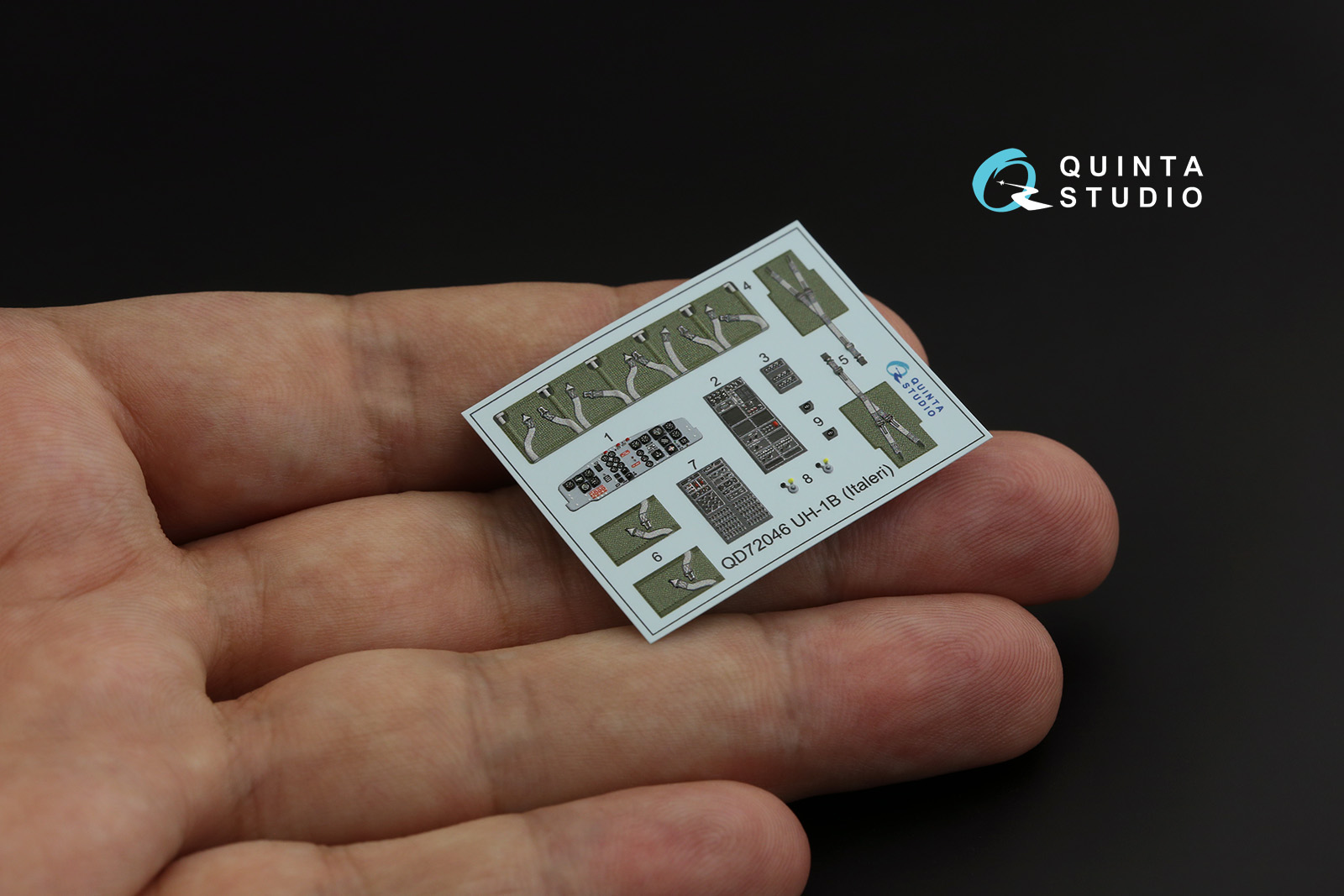 QD72046 3D Декаль интерьера кабины Uh-1B (Italeri)