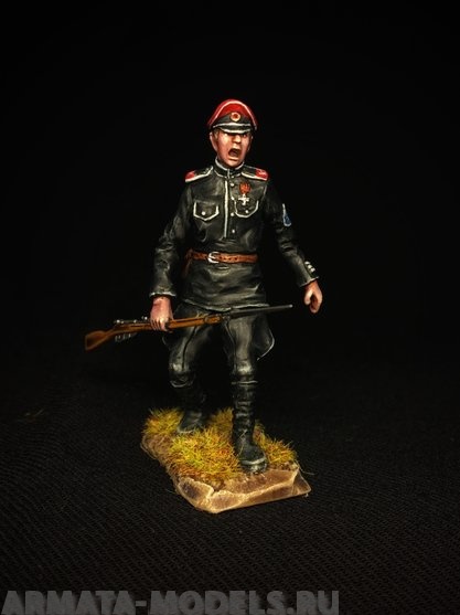 5107ТБ Рядовой Корниловских ударных полков бегущий с винтовкой Три Богатыря