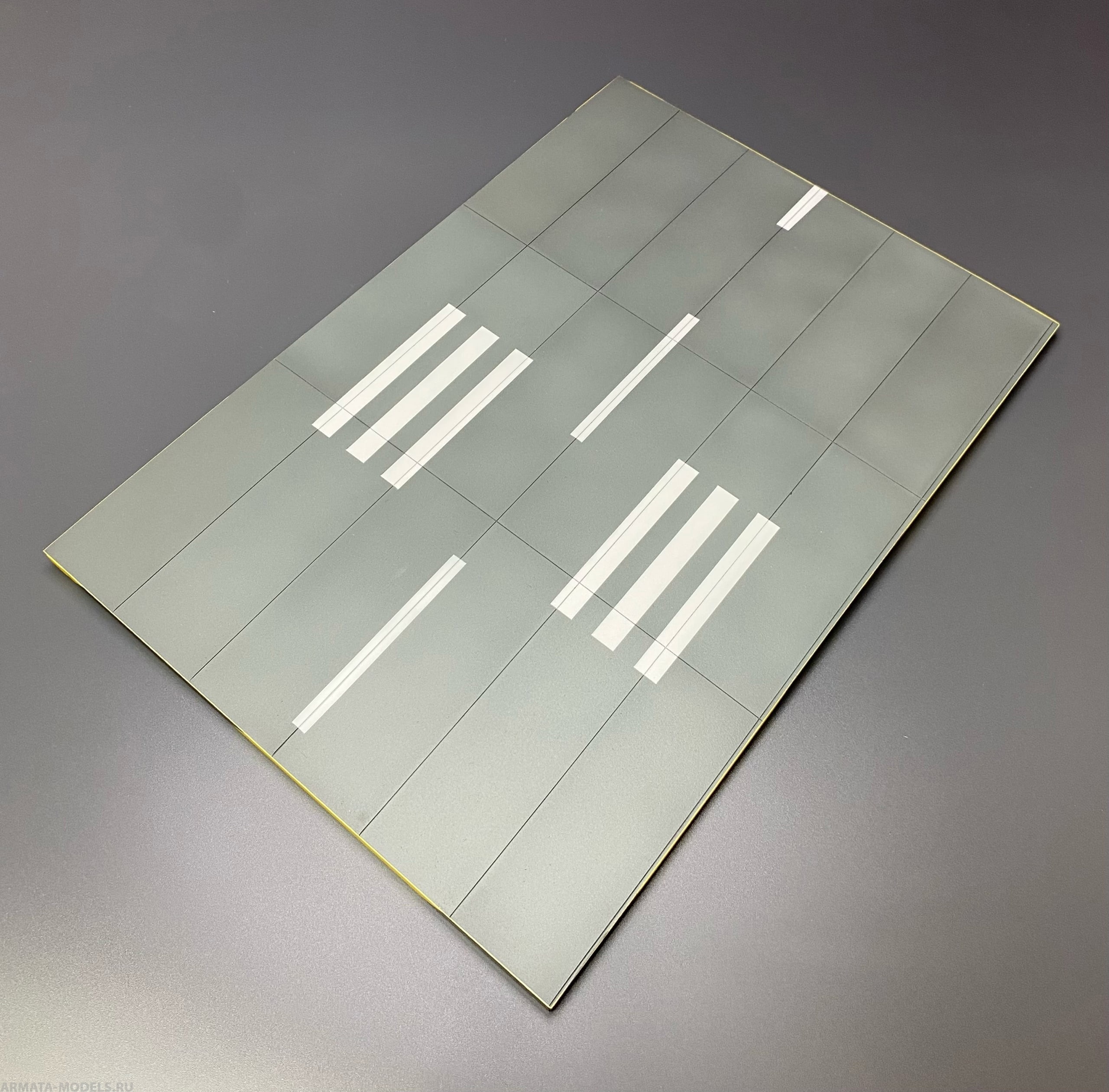 AM14475 Взлетно-посадочная полоса. Масштаб 1/144. Размер 30*21см.