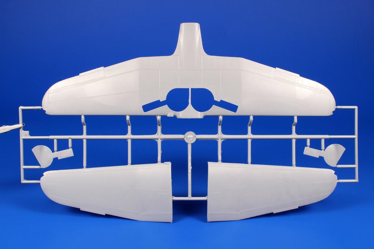 SH32045 Heinkel He 100D Soviet and Japanese Test Plane Special Hobby