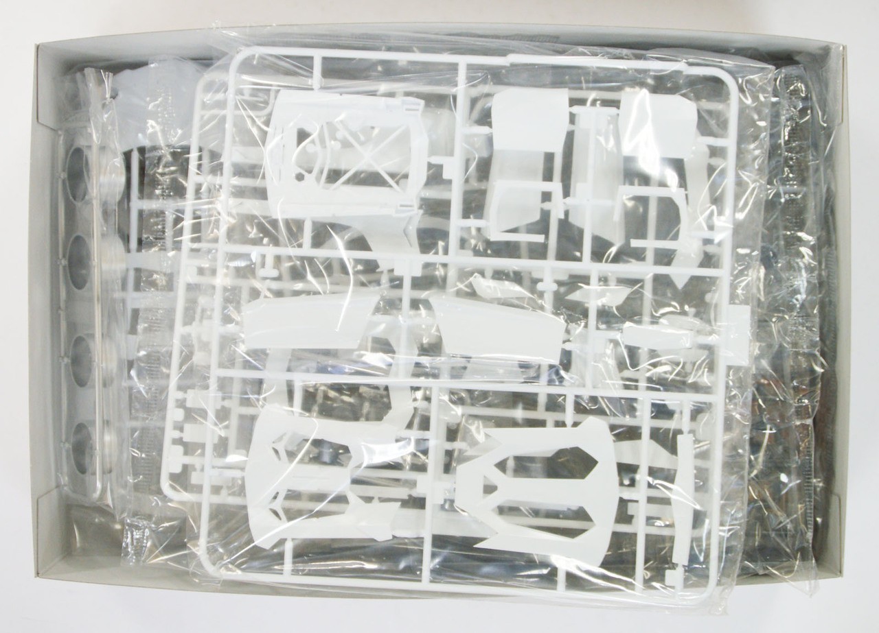 05866 Lamborghini Aventador LP700-4 Roadster '12 Aoshima