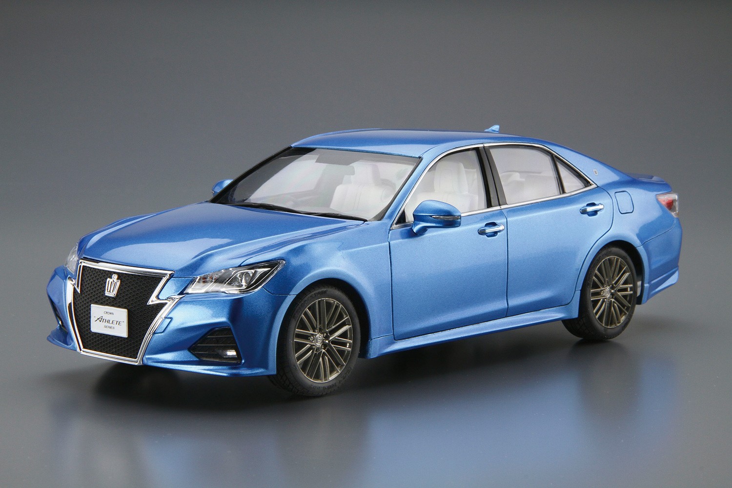 05876 Toyota Crown GRS214/AWS210 '15 Aoshima