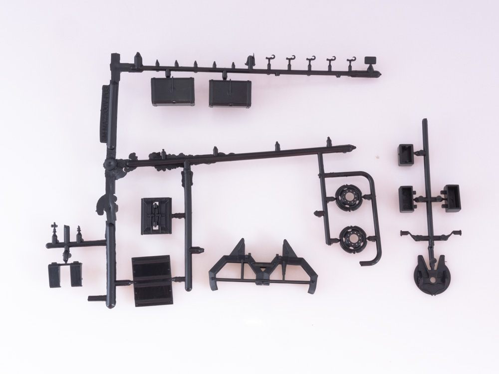 7059AVD Сборная модель МАЗ-200В с полуприцепом МАЗ-5232В AVD Models