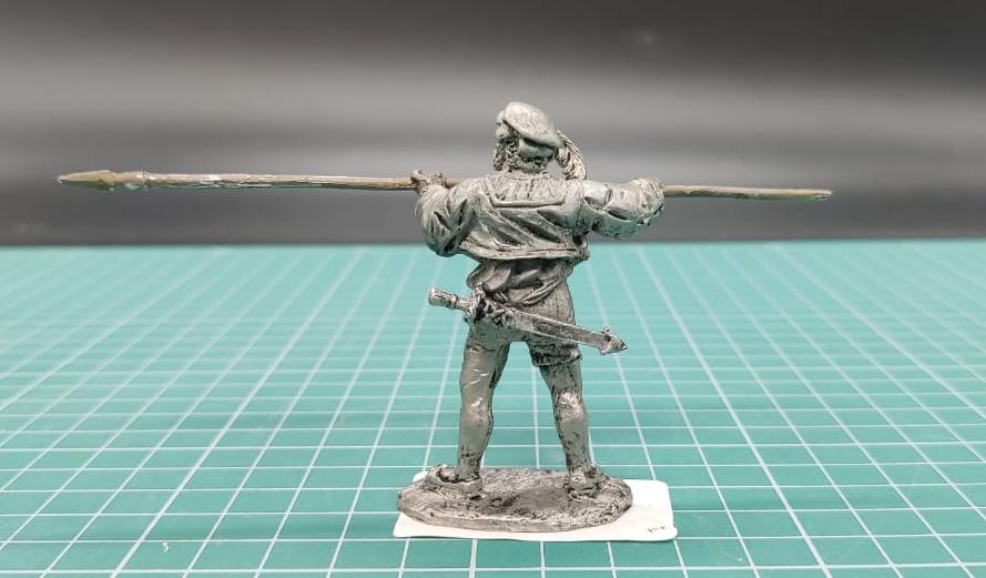 4233ТБ ВИМ, пеший ландскнехт бьет пикой стоя, 54 мм Три Богатыря