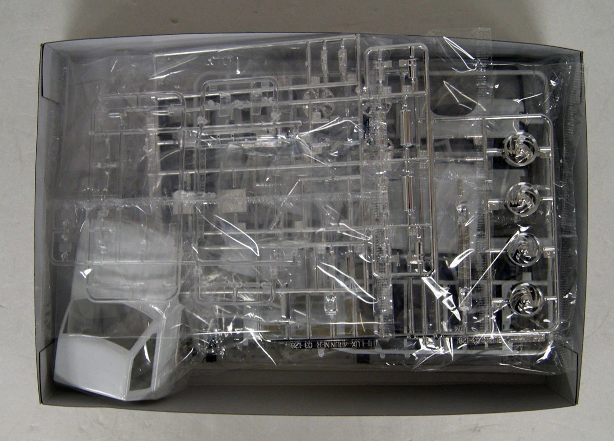 05700 Toyota HiLux 95 New Old School Aoshima