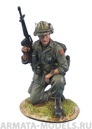 FL35043 US 25th Infantry Division Kneeling with M-16 First Legion