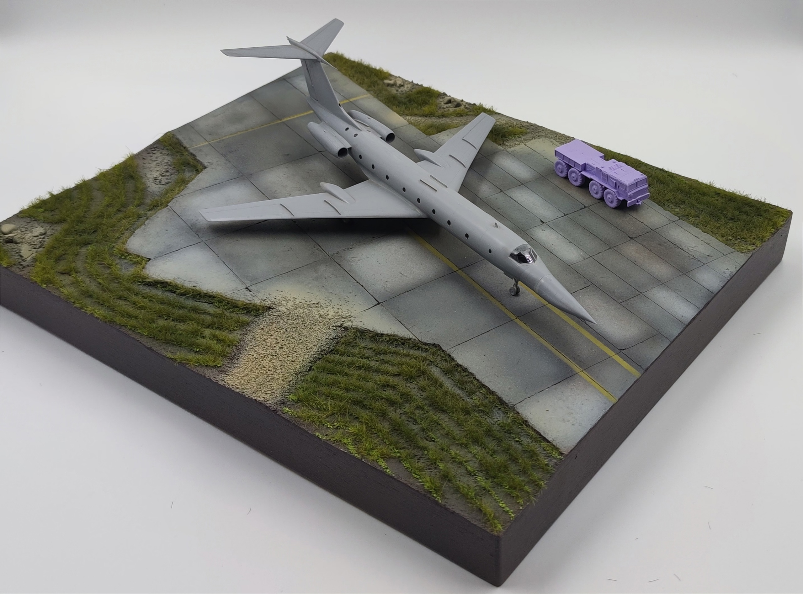 НЕ-144004 Подставка Ту-95 после происшествия